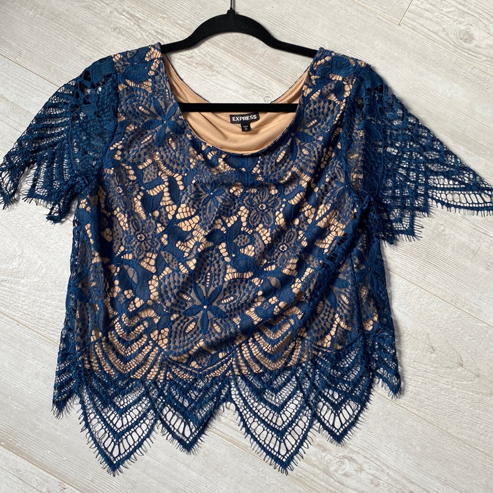 Express Lace Shirt size medium